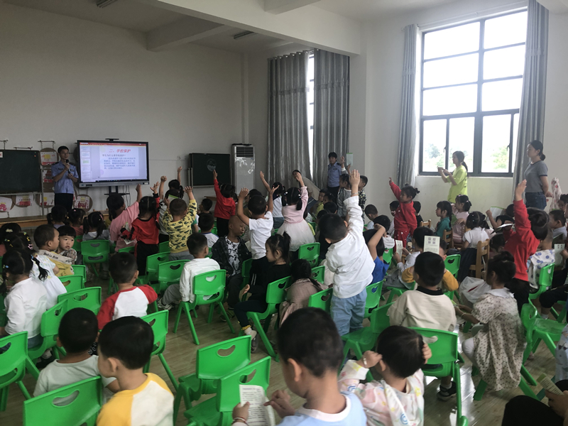 学生提问_副本.jpg