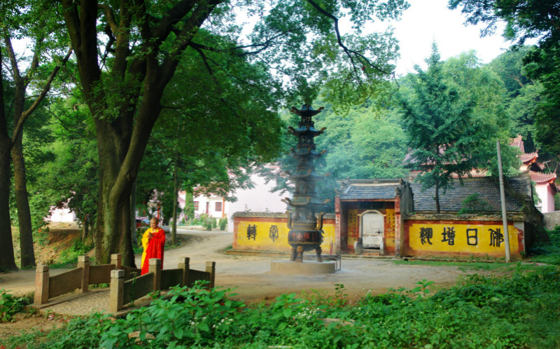 龙山寺庙会